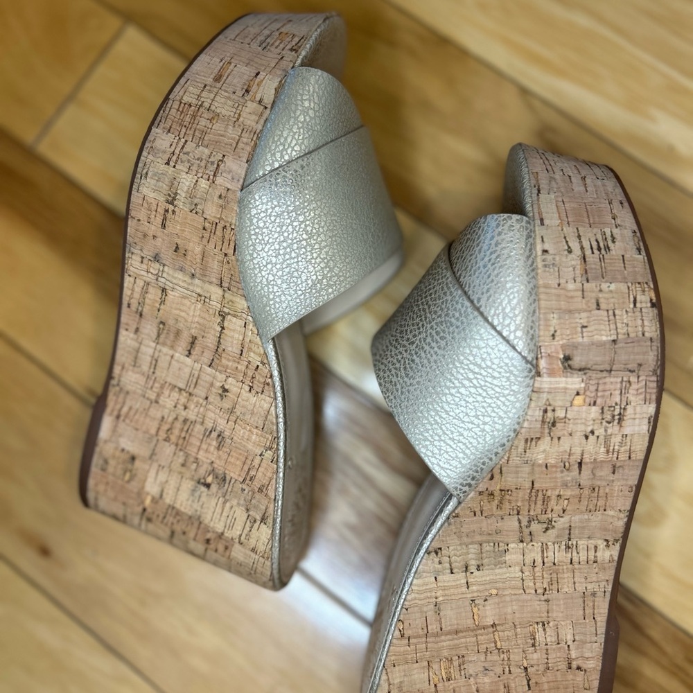 Vince Camuto Kessina Women's Leather Cork Wedge Sandals - Picture 10 of 14